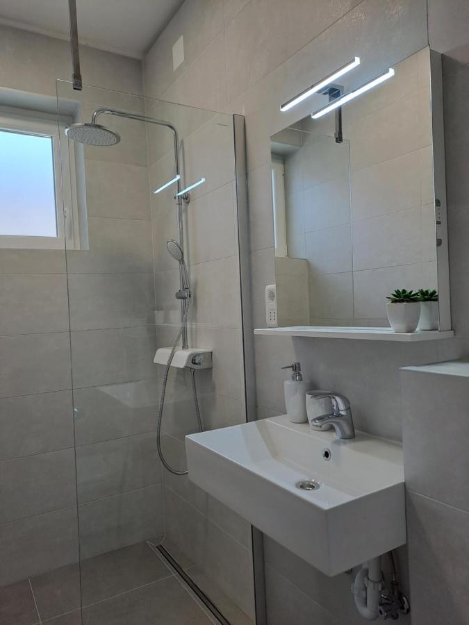 Apartman Borna Vrbnik  Exterior photo
